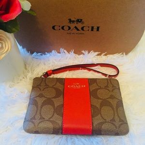 Coach Signature  Leather zipper Wristlet Wallet